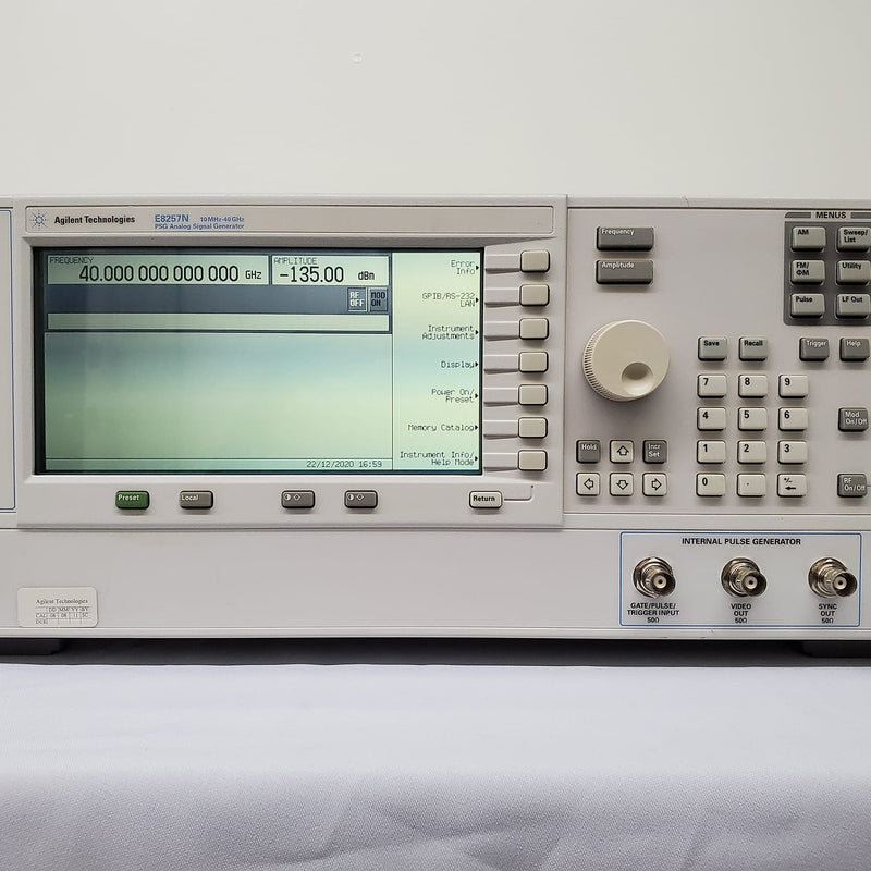 Keysight / Agilent E 8257 N PSG Analog Sweep Signal Generator