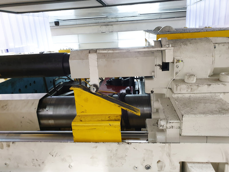 Toshiba ISGT 1150 W Injection Molding Machine