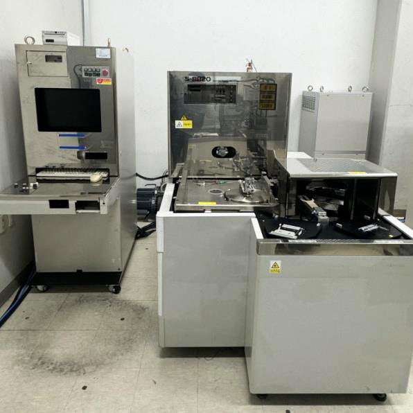 Hitachi S 8820 CD-SEM (Critical Dimension Scanning Electron Microscope)