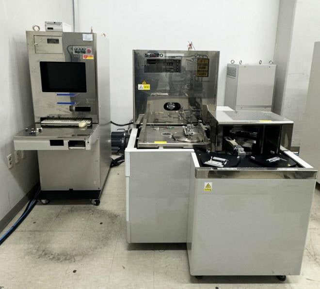 Hitachi S 8820 CD-SEM (Critical Dimension Scanning Electron Microscope)