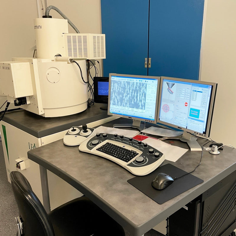 Zeiss Leo 1560 SEM (Scanning Electron Microscope)