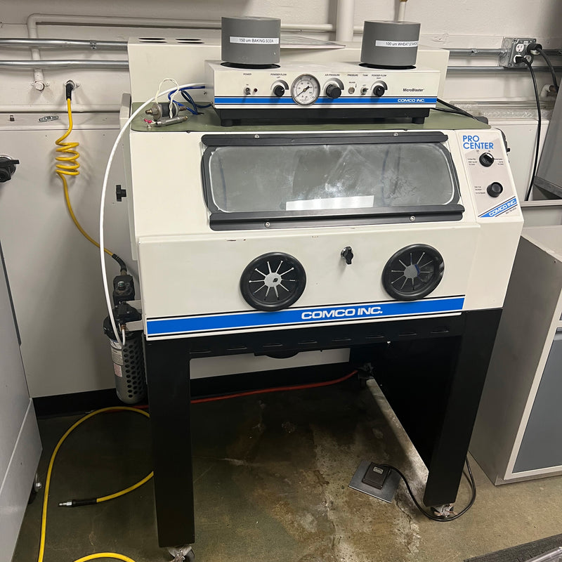 Comco MicroBlaster Workstation