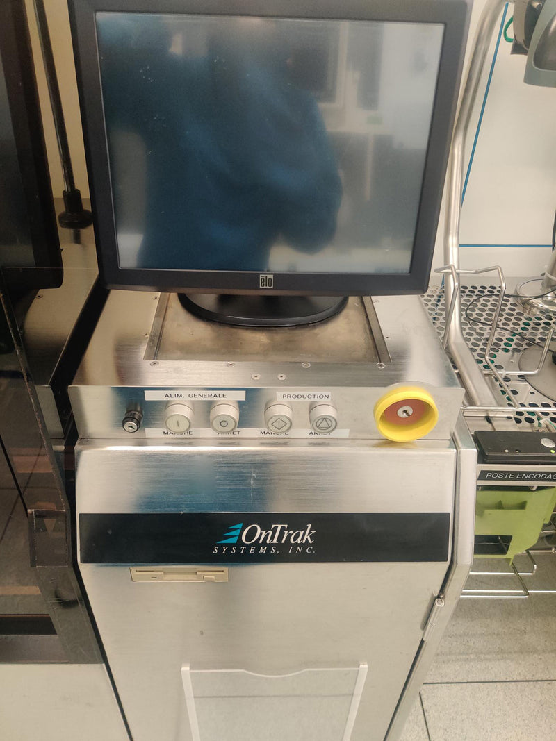 Ontrak DSS 200 Post CMP Scrubber (Chemical Mechanical Polisher)