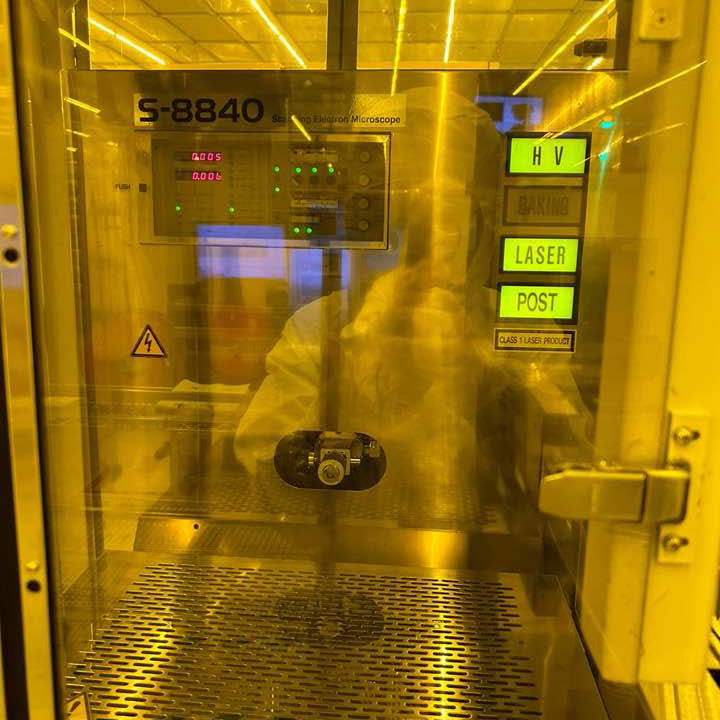 Hitachi S 8840 CD-SEM (Critical Dimension Scanning Electron Microscope)