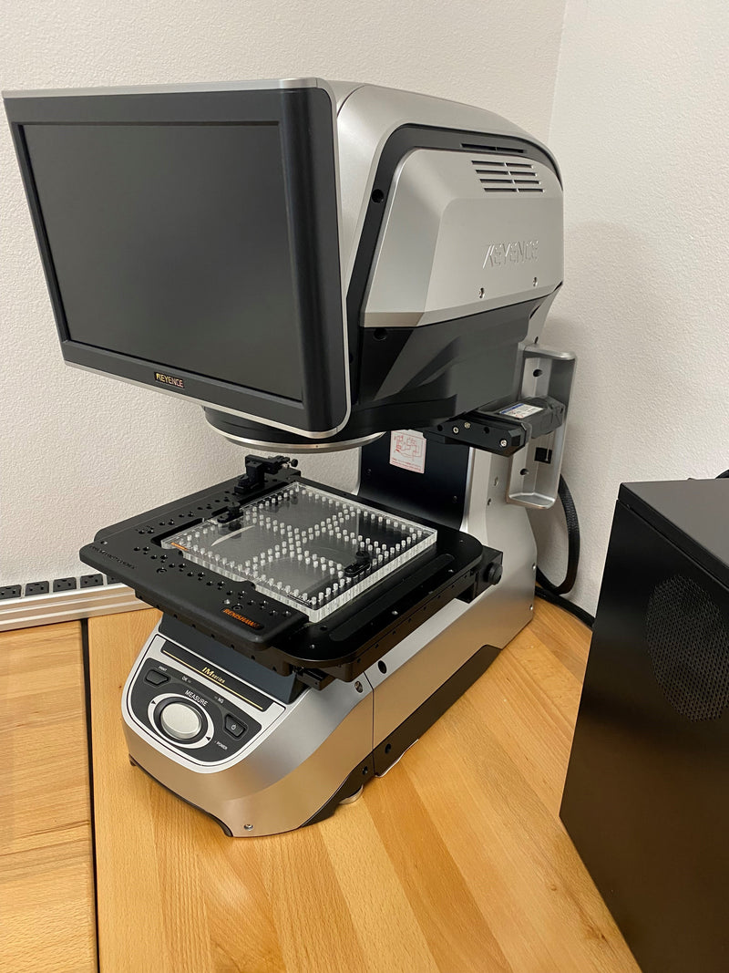 Keyence IM 8020 Image Dimension Measurement System