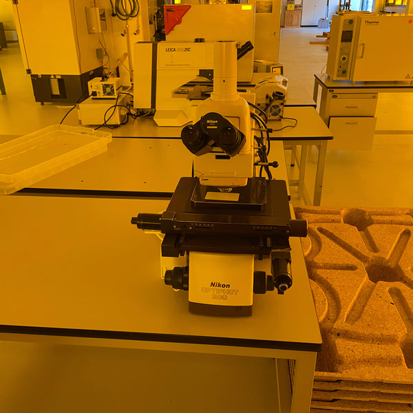 Nikon Optiphot 200 Microscope