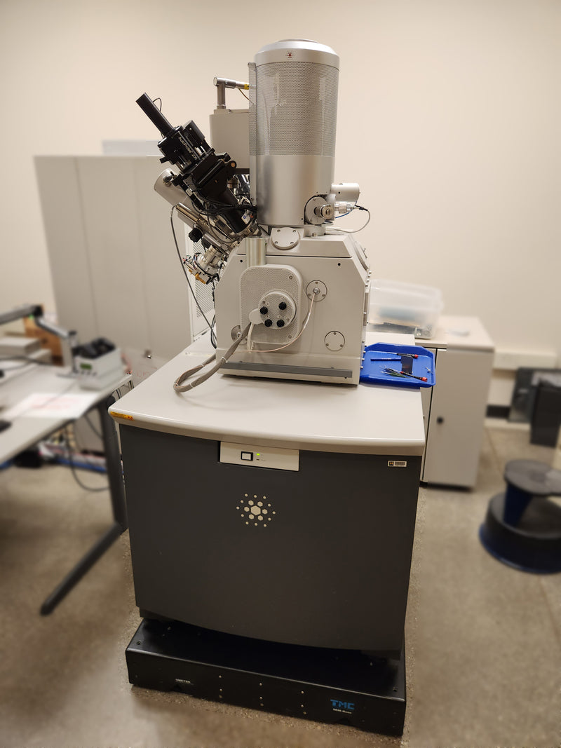 Thermo Fisher Scientific / FEI Nova NanoLab 200 FIB-SEM (Focused Ion Beam - Scanning Electron Microscope)