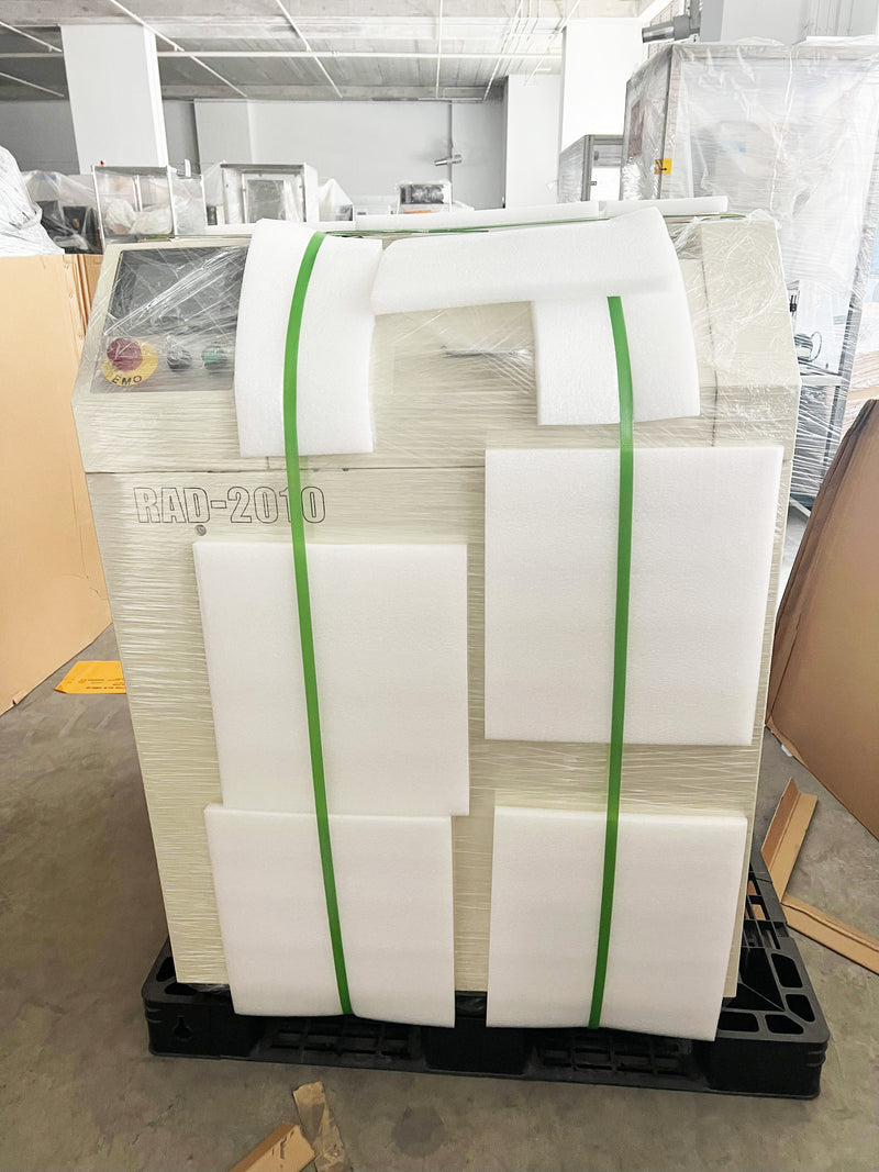 Lintec RAD 2010 M / 12 UV Irradiator