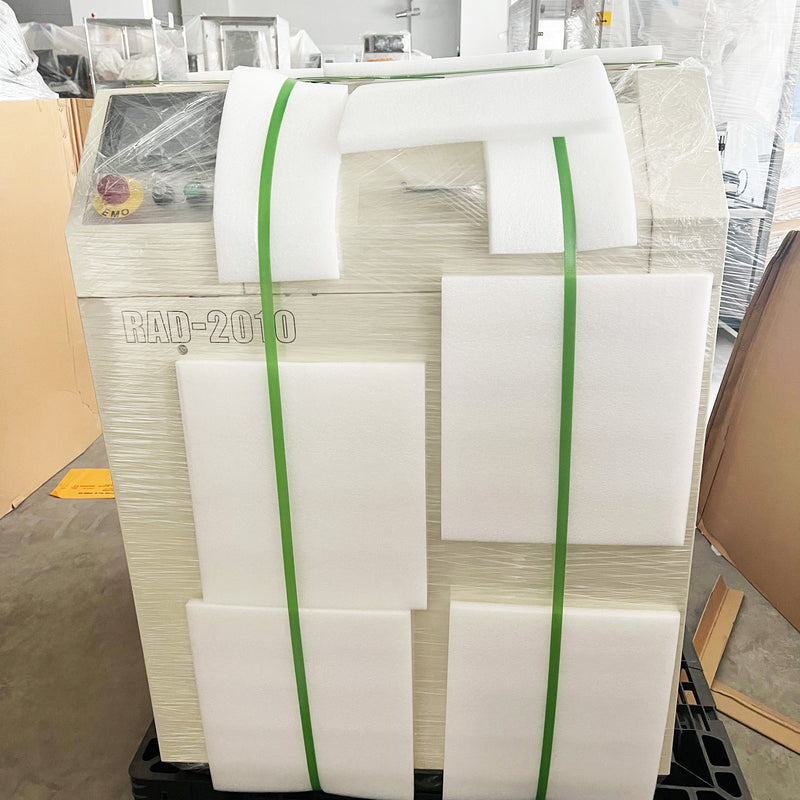 Lintec RAD 2010 M / 12 UV Irradiator