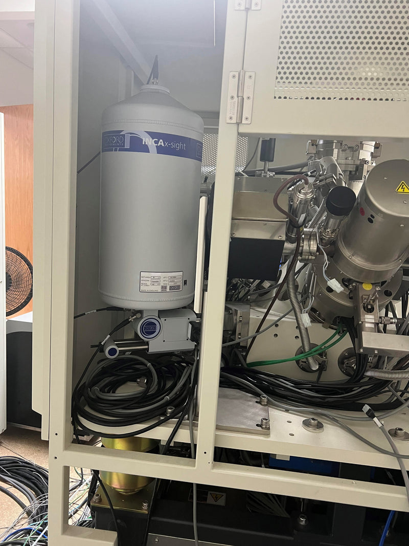 SII Nanotechnology SMI 3050 SE FIB-SEM (Focused Ion Beam - Scanning Electron Microscope)