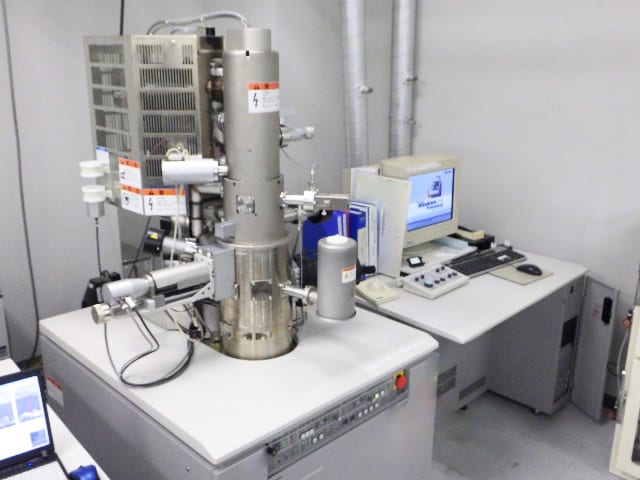 Hitachi 5200 FE-SEM (Field Emission Scanning Electron Microscope)
