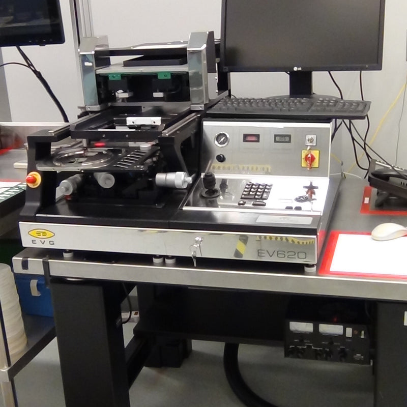 EVG EV 620 Bond Aligner