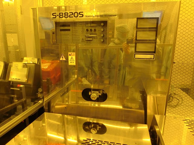 Hitachi S 8820 S CD-SEM (Critical Dimension Scanning Electron Microscope)