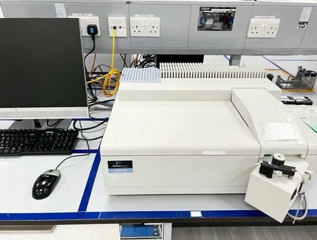 Perkin Elmer Lambda 25 UV Spectrophotometer