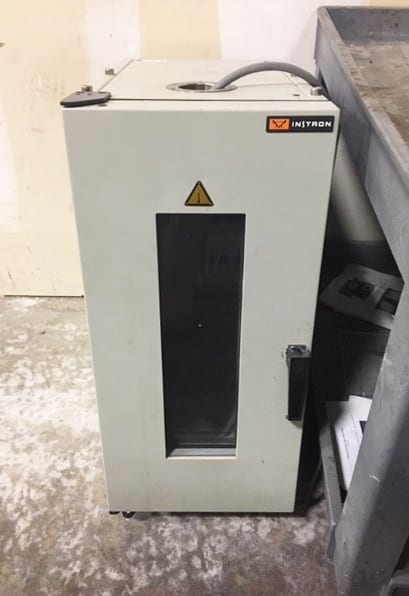 Instron Hot / Cold Chamber