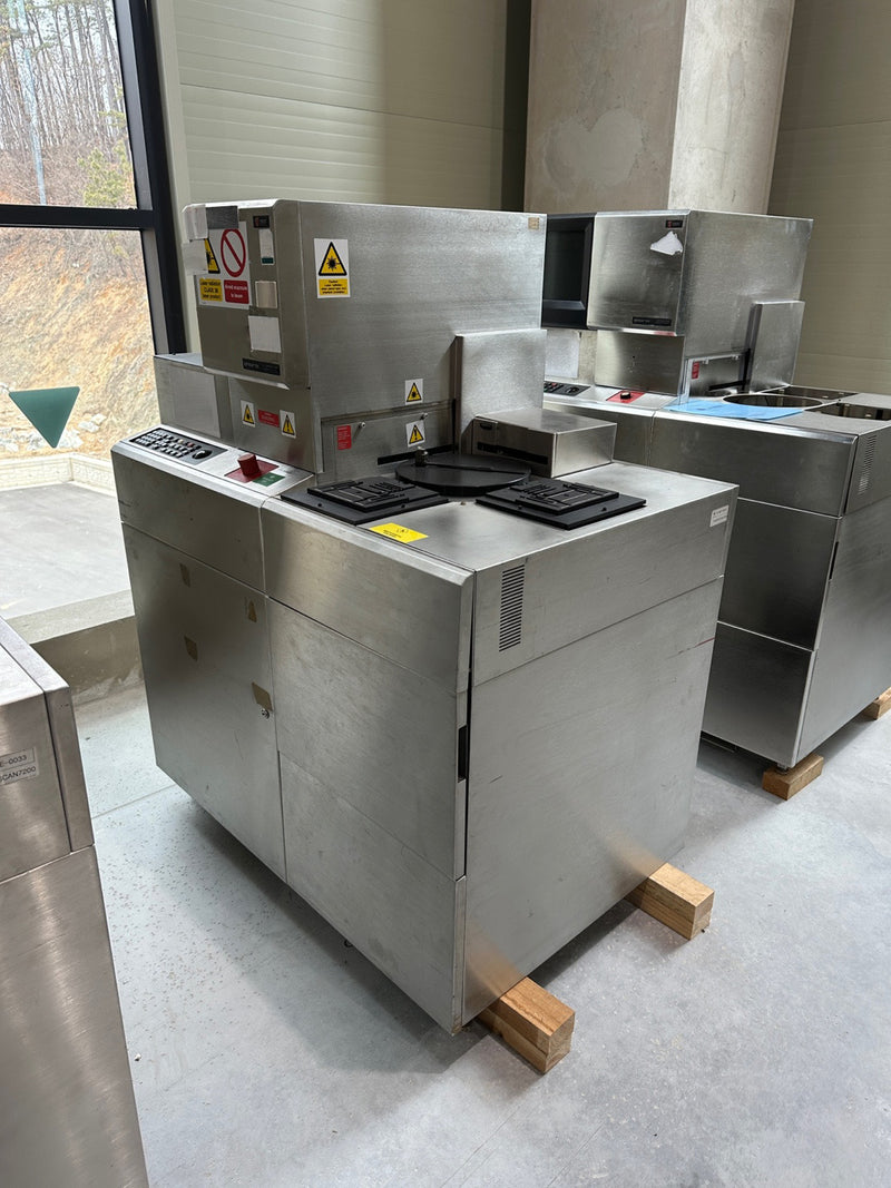 KLA Surfscan 7200 Particle Defect System