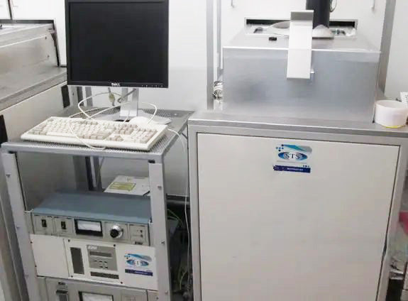 STS Multiplex RIE (Reactive Ion Etcher)
