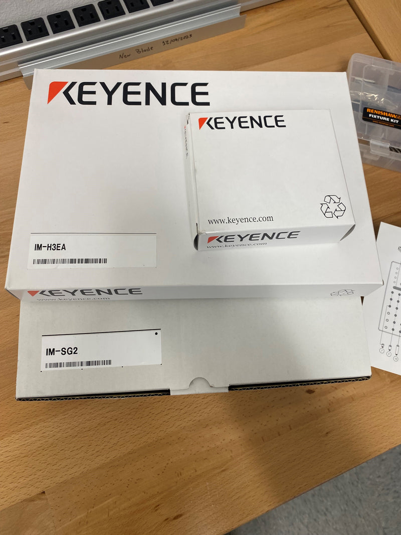 Keyence IM 8020 Image Dimension Measurement System