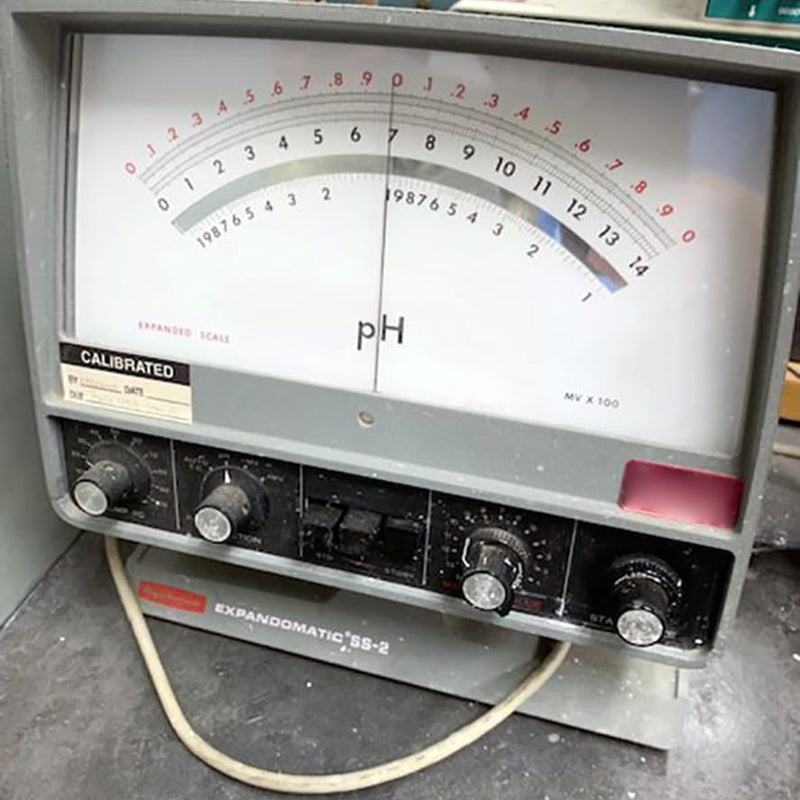 Beckman Expandomatic SS-2 pH Meter