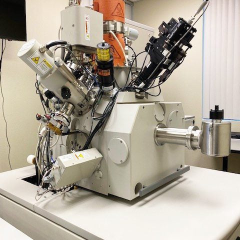 Thermo Fisher Scientific / FEI Helios NanoLab 400 FIB-SEM (Focused Ion Beam - Scanning Electron Microscope)