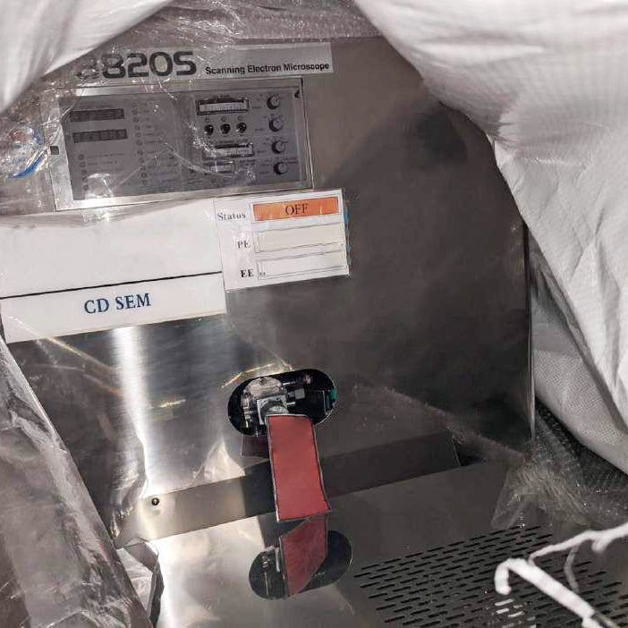 Hitachi S 8820 S CD-SEM (Critical Dimension Scanning Electron Microscope)