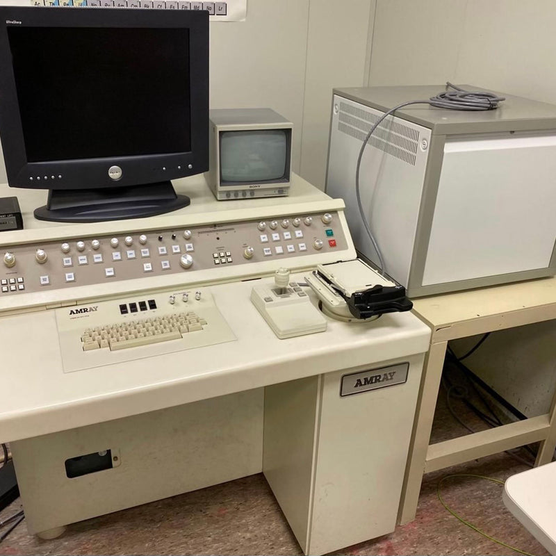 Amray 3200 S SEM (Scanning Electron Microscope)