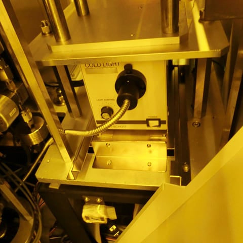 Hitachi S 8820 S CD-SEM (Critical Dimension Scanning Electron Microscope)