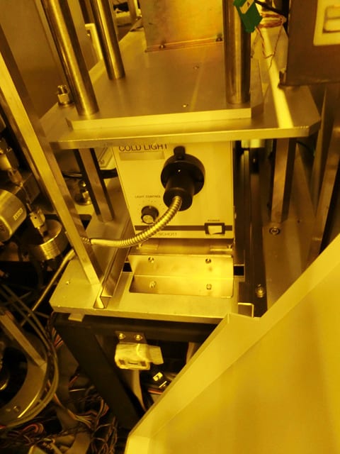 Hitachi S 8820 S CD-SEM (Critical Dimension Scanning Electron Microscope)