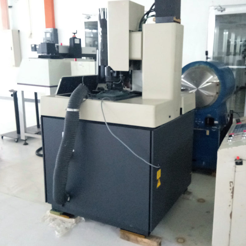 OGP (Optical Gaging Products) Avant 200 B&W