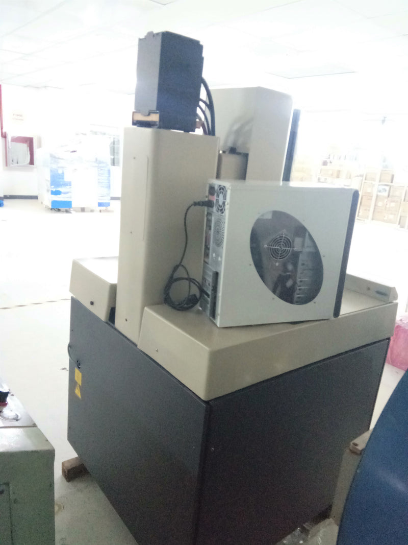 OGP (Optical Gaging Products) Avant 200 B&W