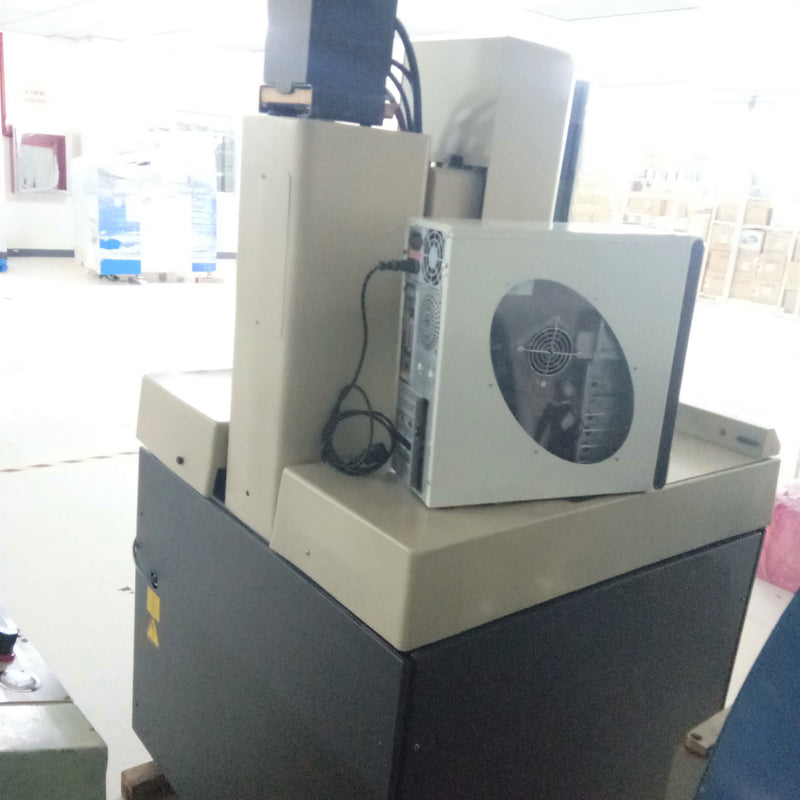 OGP (Optical Gaging Products) Avant 200 B&W