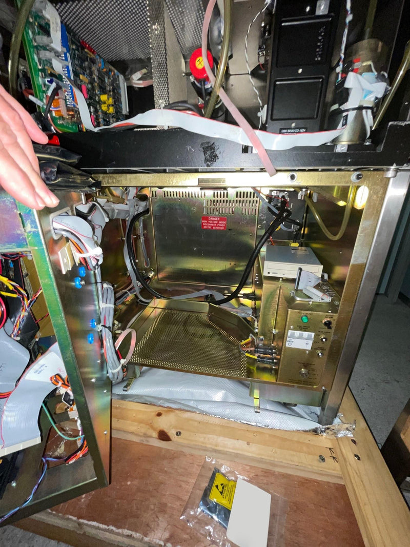 KLA Surfscan 6420 Particle Defect System