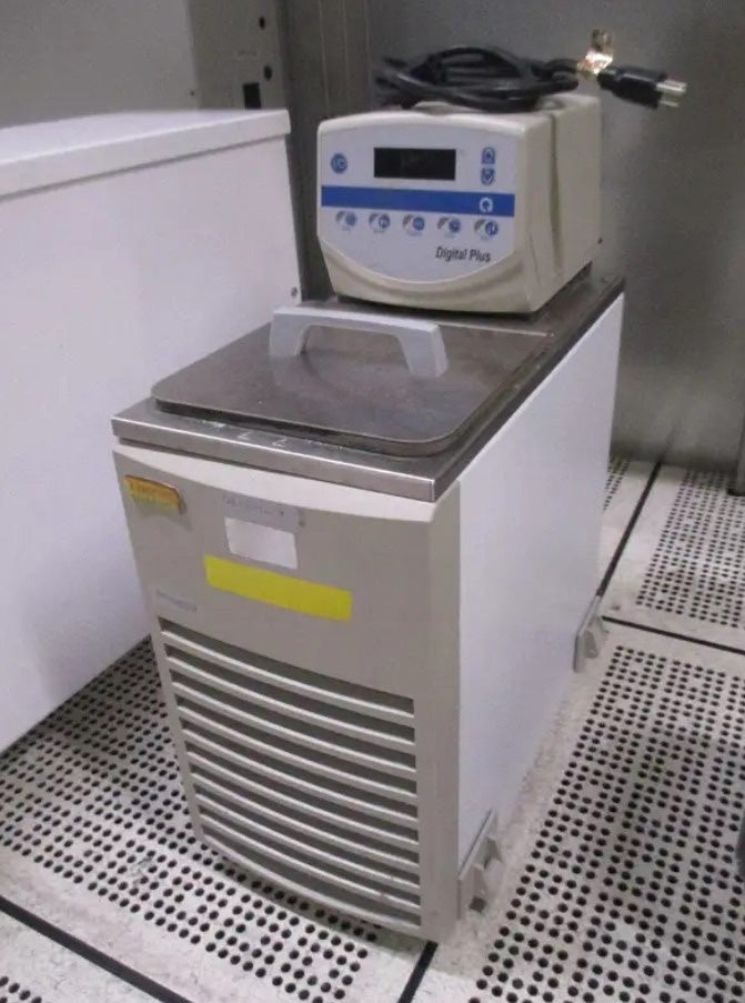 Oxford Plasmalab 100 RIE (Reactive Ion Etcher)