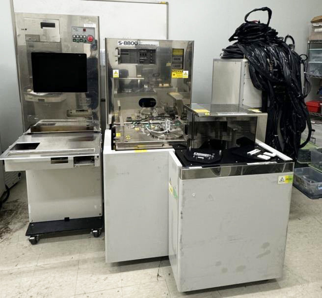 Hitachi S 8820 CD-SEM (Critical Dimension Scanning Electron Microscope)