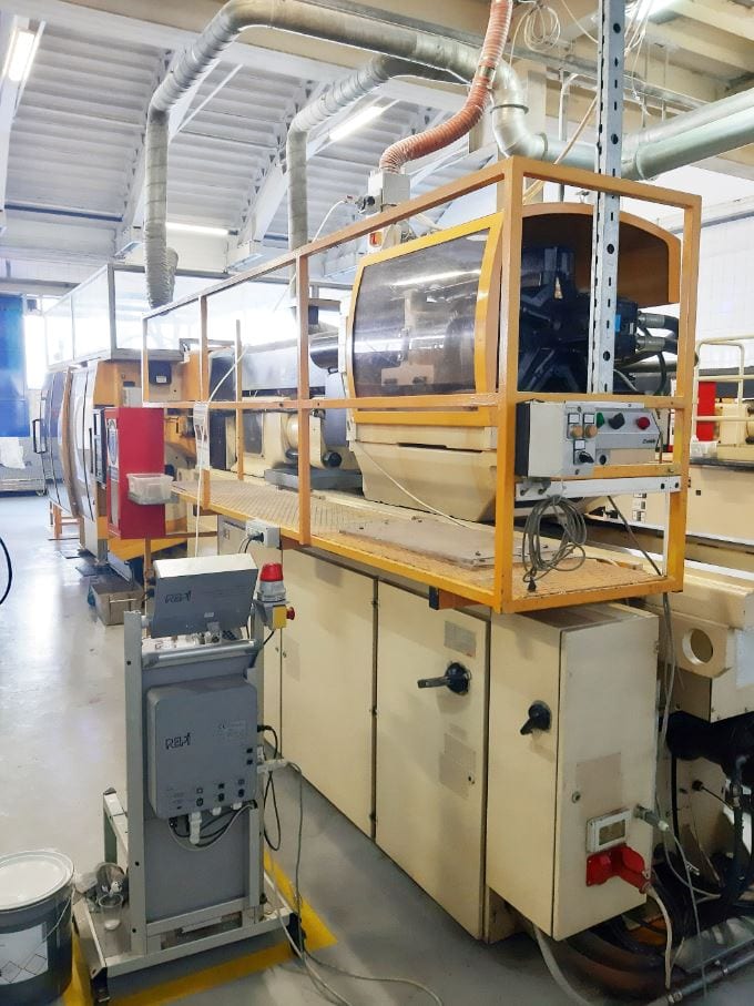 Husky GL 300 Injection Molding Machine