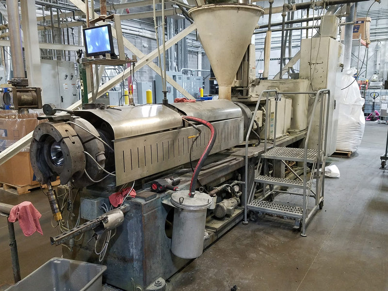 Milacron CM 92 HP Extruder