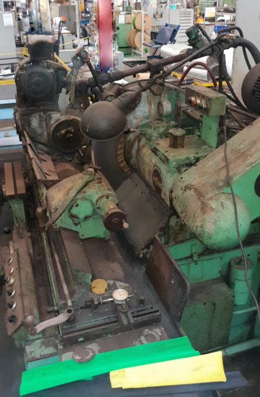 Milacron LL 14 Grinder