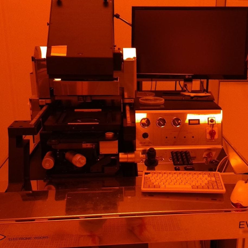 EVG 620 Aligner