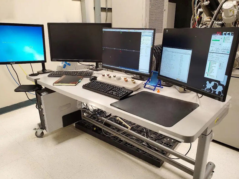 Thermo Fisher Scientific / FEI NanoLab 450 F 1 FIB-SEM (Focused Ion Beam - Scanning Electron Microscope)