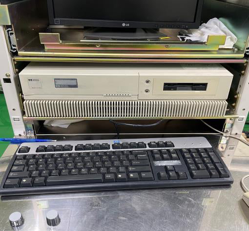 Hitachi S 8820 CD-SEM (Critical Dimension Scanning Electron Microscope)