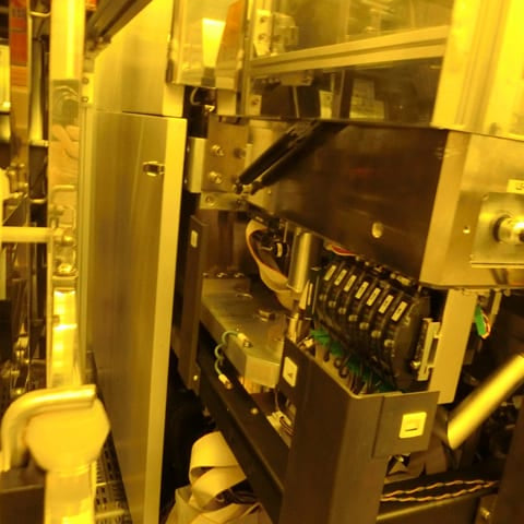 Hitachi S 8820 S CD-SEM (Critical Dimension Scanning Electron Microscope)