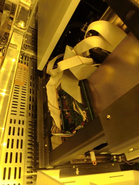 Hitachi S 8820 S CD-SEM (Critical Dimension Scanning Electron Microscope)