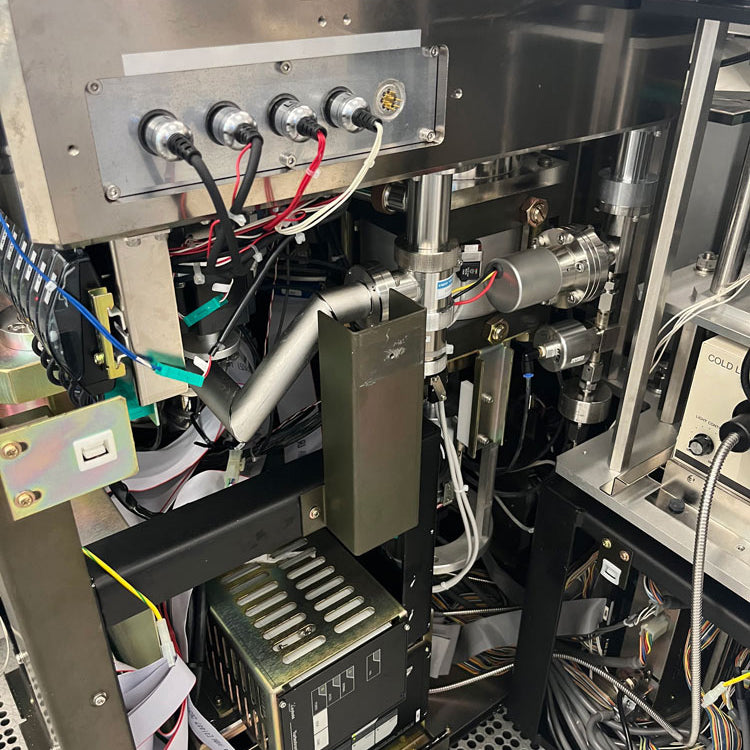 Hitachi S 8820 CD-SEM (Critical Dimension Scanning Electron Microscope)