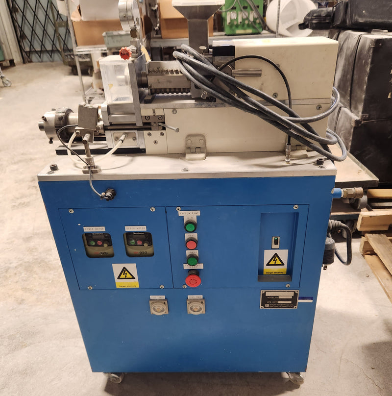 Miyazaki Iron Works FM-P 20 Vacuum Extruder