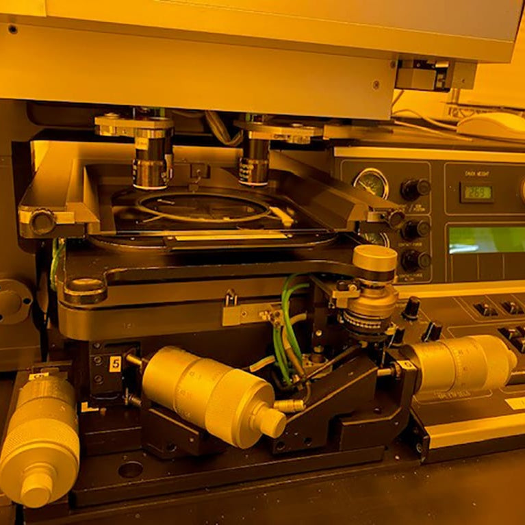 EVG 420 Mask Aligner