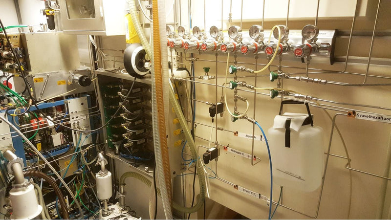 Oxford Plasmalab 100 ICP-RIE (Inductively Coupled Plasma - Reactive lon Etch)