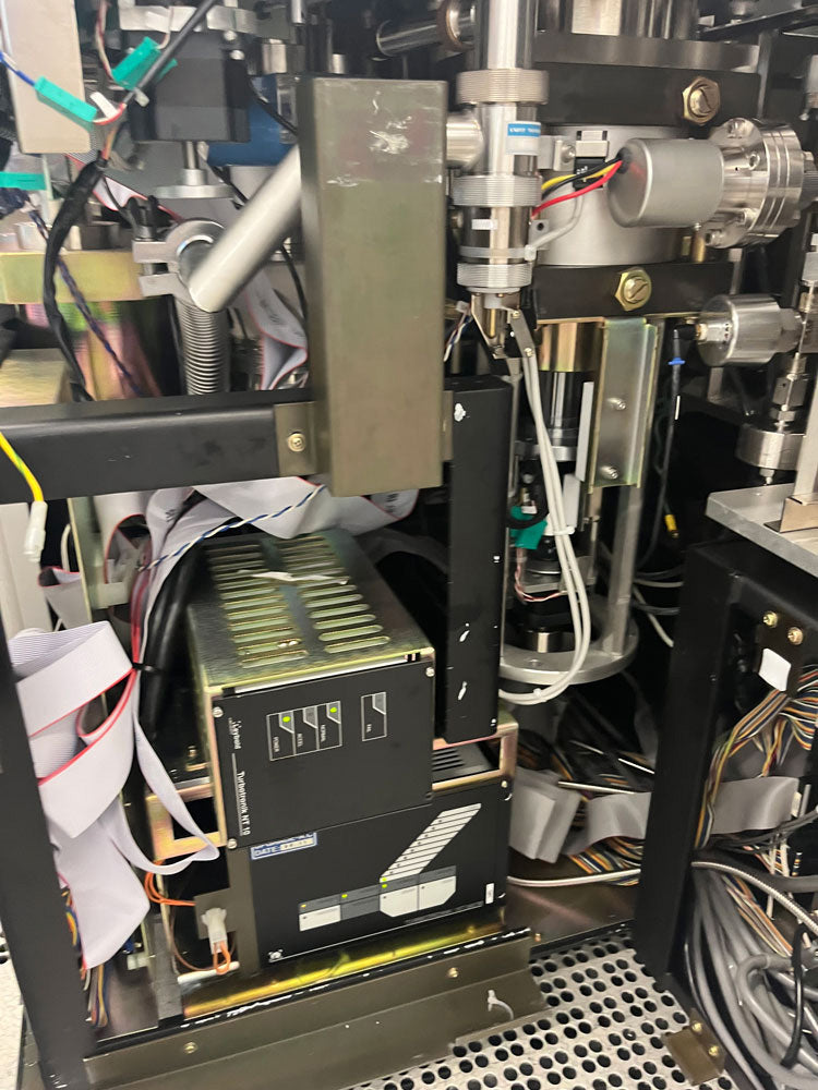Hitachi S 8820 CD-SEM (Critical Dimension Scanning Electron Microscope)