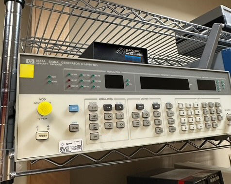 Agilent 8657 A Signal Generator