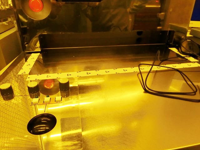 Hitachi S 8820 S CD-SEM (Critical Dimension Scanning Electron Microscope)