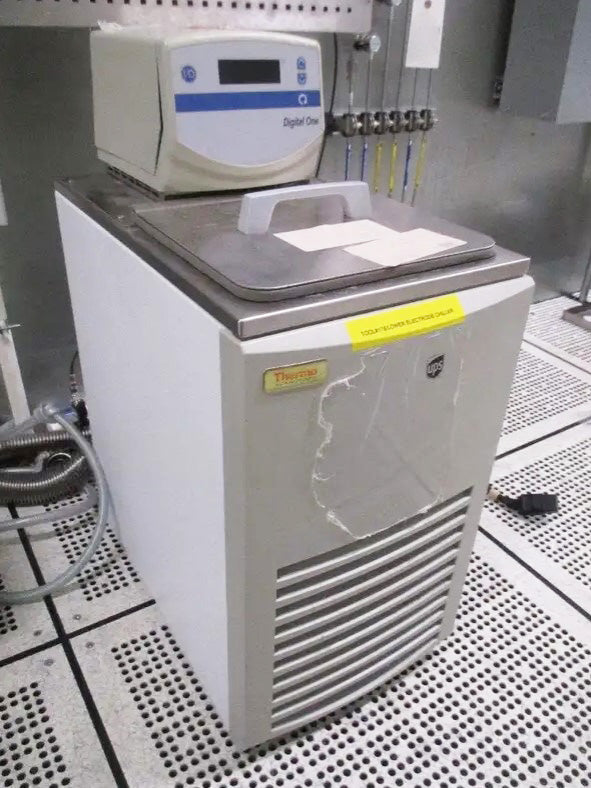 Oxford Plasmalab 100 RIE (Reactive Ion Etcher)